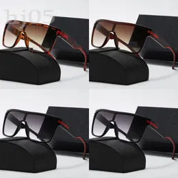 Erkek Tasarımcı Güneş Gözlüğü Büyük Boy Camlar Leopar Baskı Büyük Çerçeve Lunette De Soleil Polarize UV ​​Koruma Güneş Gözlüğü Tasarımcıları Moda Aksesuarları PJ040 C23