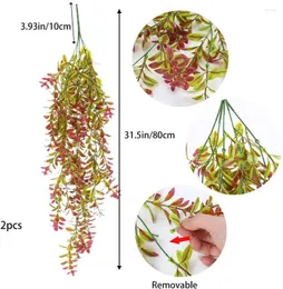 장식용 꽃 2pcs 인공 매달려 식물 31.5 인치 가짜 아이비 장식 붉은 울고 홈 벽을위한 플라스틱 녹지