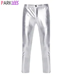 Pantaloni da uomo Moda Pantaloni metallizzati rivestiti in argento per uomo Marca PU Pantaloni da moto finti Pantaloni a gamba dritta Costume da palcoscenico per discoteca 230308