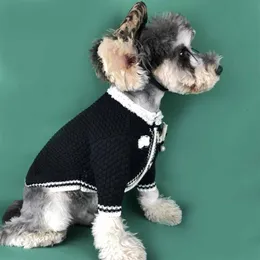 Hundebekleidung Luxus-Haustierkleidung Warme Herbst-Winter-Strickjacke Kleiner mittelgroßer Schnauzer Bomei Teddy Hund High-End-Kleidung250W