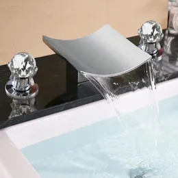Robinets de lavabo de salle de bain SKOWLL robinet cascade monté sur le pont mitigeur de lavabo 3 trous avec 2 poignées en cristal chrome poli