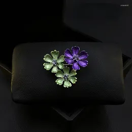 Broschen Exquisite High-End-Brosche mit drei kleinen Blumen, Damenanzug-Anstecknadel, Corsage, Retro-Pullover-Zubehör, Strass-Schmuck, Emaille-Anstecknadeln