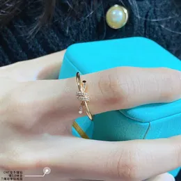 Brand charm V gold Gu ailing same knot ring with diamond interwoven Tanabata Valentines Day gift