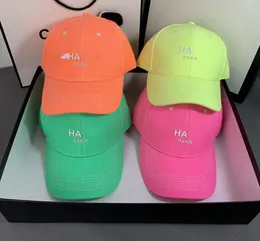 Cappellini da baseball all'ingrosso Designer Casquette Candy Fluorescent Cotton Baseball Coppia Fashion Letter Street Shooting Cap