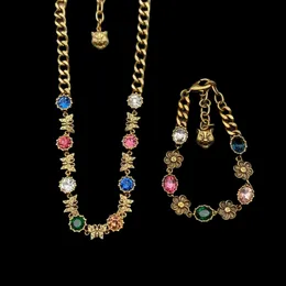 Designers halsband kvinnor charma fjäril 18k guldpläterad halsband armband set jubileumsjovent