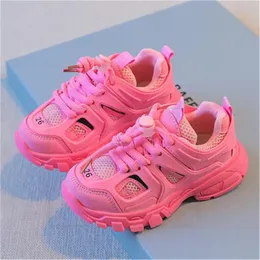 Nya barnskor pojkar flickor designer sportskor andas andas barn baby casual sneakers mode lyx utomhus atletisk sko
