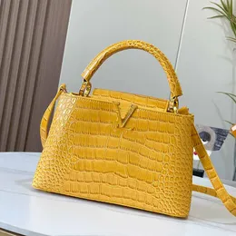 Crocodile skin handbag Designer Ladies Toth Crossbody Bag Leather purse Metal V logo Women's shoulder bag Large capacity retro Yellow tourism handbag Size:31.5*20*11 cm
