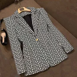 T078 Womens Suits Blazers Tide Brand Högkvalitativ retro modedesigner Presbyopic Maze Series Suit jacka stjärna rycker ett korn av spänne smal plus storlek