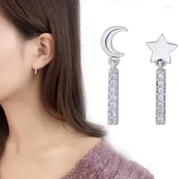 Stud Küpe Kadın Bildirimi Asimetrik CZ Crescent Küçük Saplamalar Dainty Modaya Modaya Modeli Ay Stick Yıl Kız Takı Hediyesi