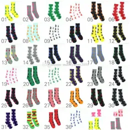 Детские носки 38colors Рождественская завода для мужчин Женские хлопковые носки для скейтборда хип -хоп кленовый листь