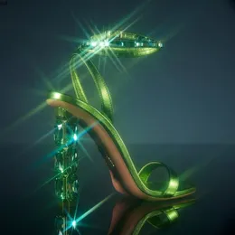 Aura sandalet kristal parlak rhinestone kakma yüksek topuk ayakkabıları şeffaf pvcluxury tasarımcısı Aquazura 10.5mm Kadın Elbise Partisi yemek ayakkabıları mk rh8000001