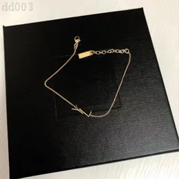 Agraciado diseñador pulsera hombres carta de lujo amor braclets metal no es fácil de desvanecer mini colgante chapado en oro Pulsera diseñador de joyas para mujeres popular ZB018 Q2