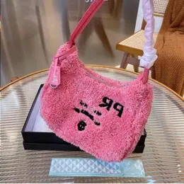 مصمم الكتف Hobo Women Fluffy Handbag Womens Furry Handbags Luxurys Designers Facs Crossbody Bag Back Totes Hobos P FSEQ