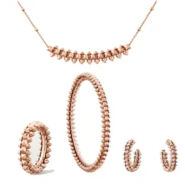 Heta märkesmodelsmycken Set för kvinnor Klassiska Clash Rose Gold Rivet Armband Ringhalsband Örhängen Tenniskedjan Armband Earningar Halsband för kvinnliga mans