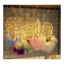 Juldekorationer Dream Catcher Wind Chimes 6 Färger LED Feather Wall Hanging Ornament Dreamcatcher Bedroom Decoration RRA