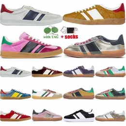 2023 Buty swobodne mężczyźni kobiety Sneakers Man Kobieta Chaussurs skórzane paski sportowe trenerzy moda luksusowe projektanci płaskie mokasyna gazelle but4xatkrlo