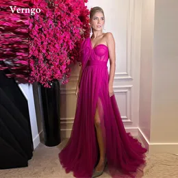 Abiti da festa Verngo A Line Tulle Fucsia Abiti da ballo Una spalla Ossa fessura Lunghezza pavimento Abito da sera da donna Abito lungo da cerimonia formale 230310