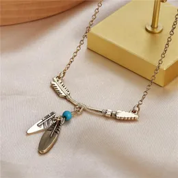 Подвесные ожерелья в корейской моде Retro Gold Color Simple Personality Metal Arrow Feather Collese для женщин украшения