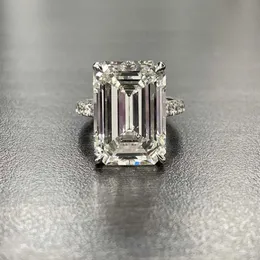 Luxury 100% 925 Sterling Silver Created Emerald Cut 4CT Diamond Wedding Engagement Cocktail Women Rings Fina smycken Hela P081758