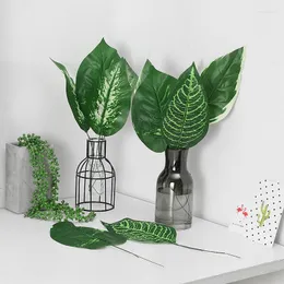 Flores decorativas 5pcs folhas artificiais plantas folhas de folhas plásticas simulação de decoração de jardim de casamentos Planta de parede de parede Props Bookmark