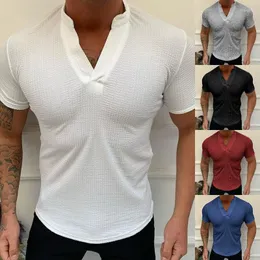 メンズ Tシャツカジュアルファッションメンズスリムフィット半袖 Tシャツ男性スタイリッシュなボタンシャツトップス V ネックフィットネスボディービル