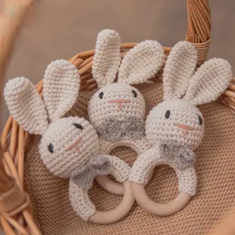 Rattles Mobiles Baby Rattle virkning Amigurumi Bunny Rattle Bell Born Knitting Gym Toy Education Teether Baby Mobile Rattle Toy 012 månader 230311