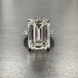 Luxury 100% 925 Sterling Silver Created Emerald Cut 4CT Diamond Wedding Engagement Cocktail Women Rings Fina smycken Hela P082546