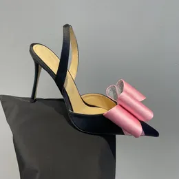 Mach Mach Designer Dress Shoes Heel Sonchals مطوي ساتان بلورات زخرفية مضخة مياه مزخرفة الحذاء 10 سم نساء عالية الكعب الصنادل حزام مصمم مع مربع