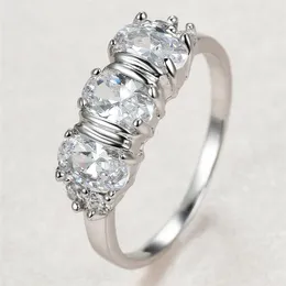 Fedi nuziali Anello ovale con tre pietre Zircone di cristallo bianco per gioielli da donna Anello di fidanzamento di fidanzamento color argento moda vintageMatrimonio