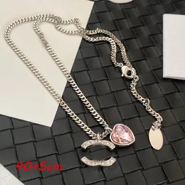 Womens Copper Designer Brand Letter Pendant Necklaces Chains Luxury Heart Crystal Collar Chain Geometric 18K Gold Plated Sweater Necklace Jewelry Accessories