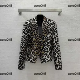 Blazers femininos terno feminino jaqueta tamanho S-XL Casaco solto sexy com design de leopardo Novo lançamento em março de 2007