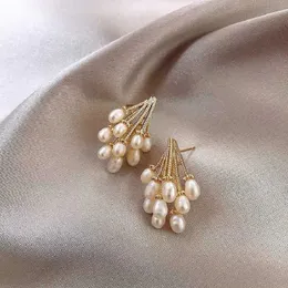 Lampadario penzolante Design piccolo UVA CON PERLINE Orecchini di perle Orecchini ad ago da donna Versatile Ins G230313