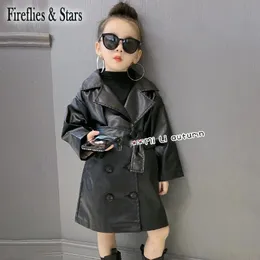 Джакеки весенняя осень девочки Pu Jacket Baby Long Toad Supear Детская уличная одежда мода мода Англия пояс черный 3-14 лет 230313