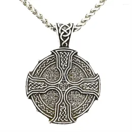 Correntes nostalgia Knots Irish Cross Amulet Pingente Religioso Triskele Triqueta Símbolo de Símbolo das Mulheres Gótico Colar