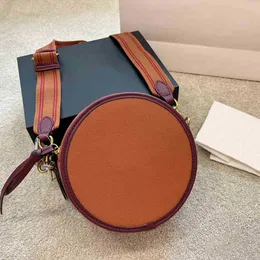 Axelväskor designer väska lyxys handväska mode färg matchande cirkulära totes kvinnor trend bred rem crossbody väskor messenger 220719