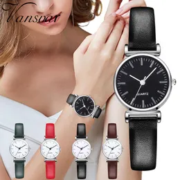 Нарученные часы 2023 Модные женщины мини -дизайн часы роскошные кожа женская женщина простые Quartz Analog Clock Relogio fominino