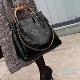 Big Women Bucket Bag Female Shoulder Bags Large Size Vintage Soft Leather Lady Cross Body Handbag for Hobos Tote1211q