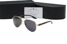 Uxury Designer Brand نظارات شمسية مصممة شمسية عالية الجودة نظارات النساء الرجال شمس الزجاج في الهواء الطلق أزياء الأزياء الكلاسيكية الشاطئ UV400 الاستقطاب 2202