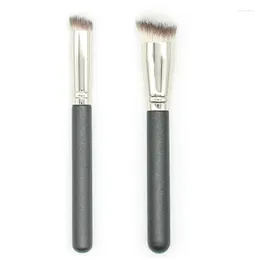 Escovas de maquiagem 1pc Professional Crenteler Foundation Brush for Cosmetic Power Up Up Beauty Tool