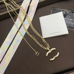 18K guldpläterad mässing koppar hänge halsband av högsta kvalitet mode kvinnor designermärke C-brev inlagda strass halsband Choker kedja Bröllop smycken Kärlekspresenter