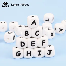 Zęby dziecięce zabawki lofca 12 mm 100pcs silikonowe koraliki literowe alfabet ząbki koraliki Tektan angielskie litery żywności pielęgniarstwo dla dzieci 230313
