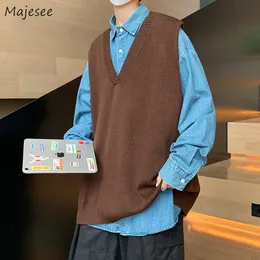 Männer Westen Pullover Weste Männer V-ausschnitt Lose Alle spiel Solide Einfache Koreanischen Stil College Paare Frühling Weiche Mode Gestrickte Design 230313