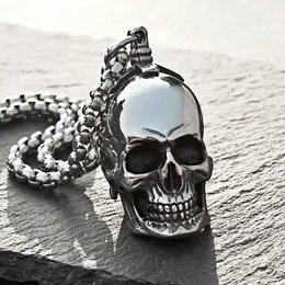 Подвесные ожерелья личность из нержавеющей стали черепа доминирующий бар панк -стиль скелет мотоцикле