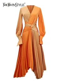 Vestidos de festa Twotwinstyle Casual Colorblock Dress for Women V Neck Long Blare Sashes Alta cintura Midi Vestidos plissados ​​feminino Spring 230314