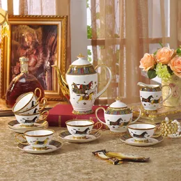Filiżanki kawy i setki spodek kubek kubek ceramiczny kubek kości China Zestaw naczynia kawy w stylu vintage Porcelainowe zestawy stołowe