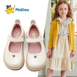 Sneakers mo dou Spring Autumn casual läderskor äkta kohud sandaler för flickor prinsessan rosa beige svart småbarn söt söt 230313