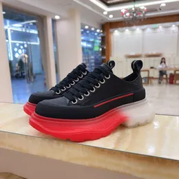 Scarpe da donna e da uomo di alta qualità firmate di marca di lusso Sneaker piatte coppie design unico contratto molto bello e sacchetto per la polvere MKJKMJ0000005