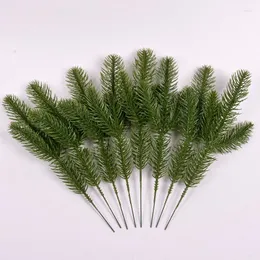 Flores decorativas 10 paquetes de agujas de pino artificiales ramas guirnalda plantas verdes púas de vegetación falsa para corona de bricolaje