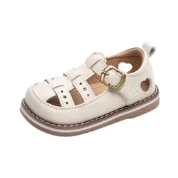 First Walkers Sommer Babyschuhe Leder aushöhlen weiche Sohle Kleinkind Kinder Sandalen rutschfeste Mode kleine Jungen Mädchen Schuhe 230314