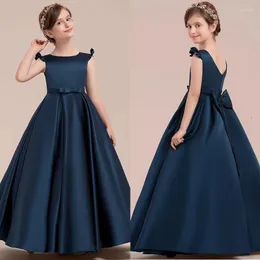 Flickaklänningar Elegant A-Line Navy Blue Flower för bröllop 2023 Satin Princess Cap Sleeves Pageant First Commonion Gowns With Bow